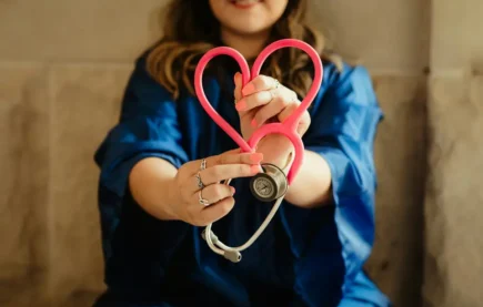 niña con estetoscopio